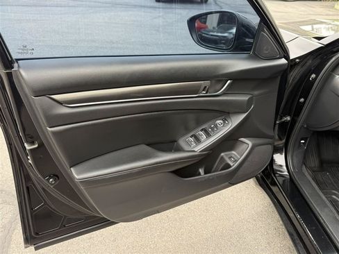 Used 2020 Honda Accord Sport image 10