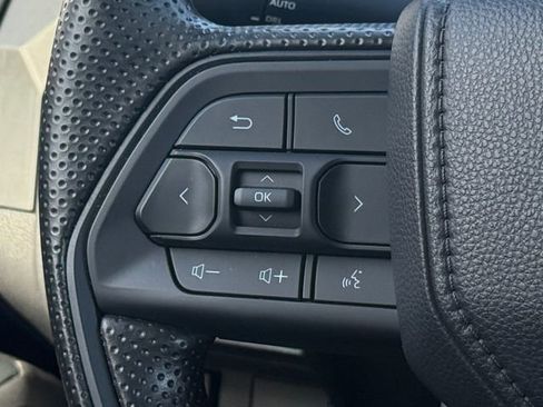 Used 2025 Toyota Tacoma SR image 11