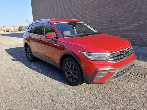 Used 2023 Volkswagen Tiguan SE FWD image 7