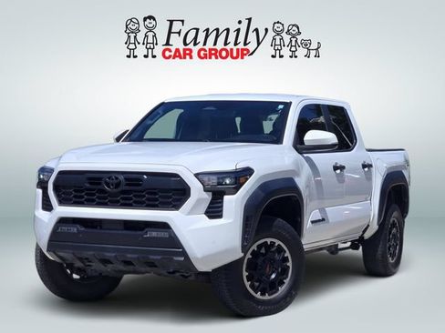 Used 2024 Toyota Tacoma TRD Off-Road w/ TRD Off Road Upgrade Package AWD/4WD image 1