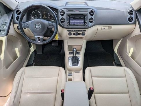 Used 2013 Volkswagen Tiguan SE image 14