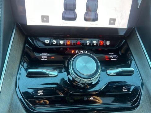 Certified 2024 Jeep Grand Wagoneer L 4WD image 35