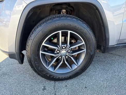 Used 2018 Jeep Grand Cherokee Limited image 42