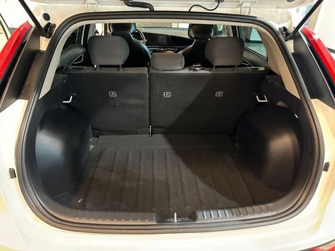 Used 2026 Kia Niro LX FWD image 31