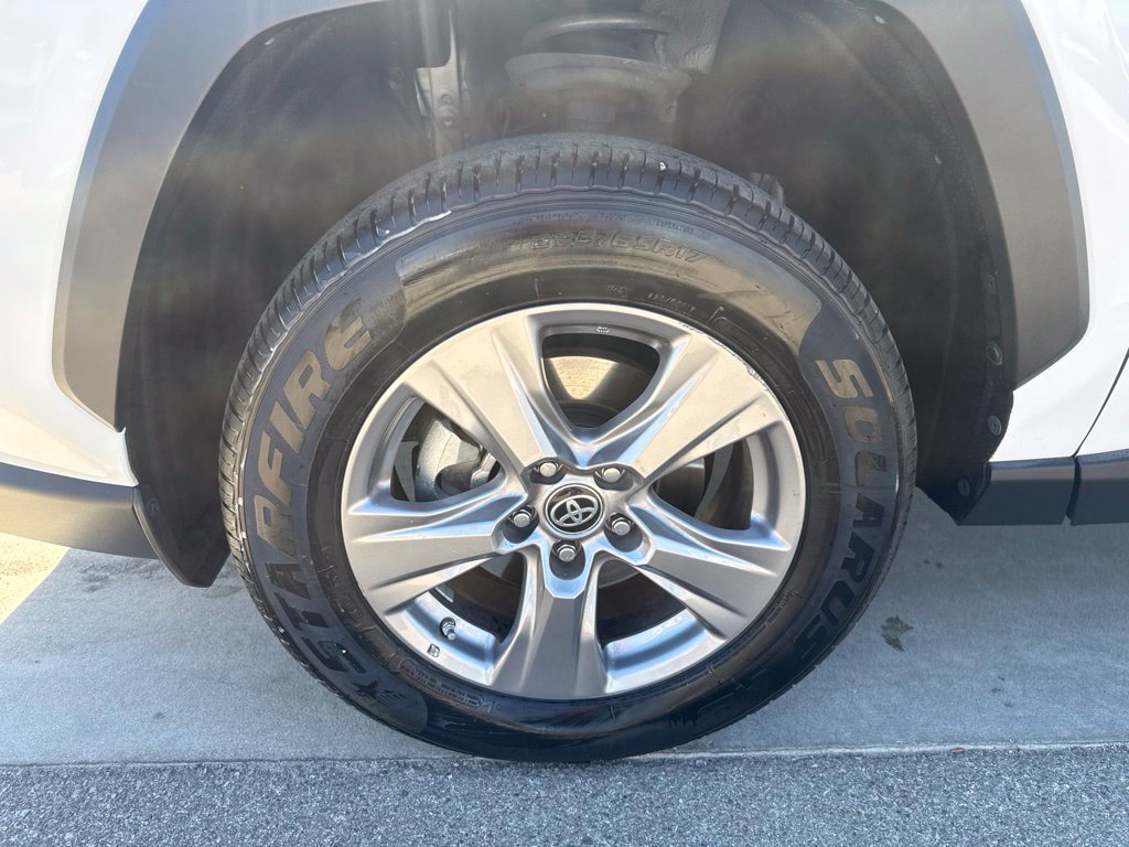 Used 2023 Toyota RAV4 LE AWD/4WD image 15