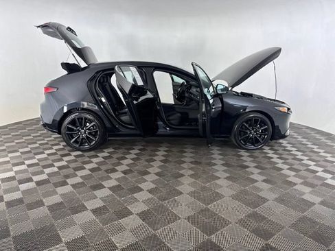 Certified 2025 MAZDA MAZDA3 s Sport FWD image 13