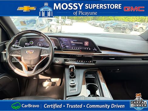 Certified 2023 Cadillac Escalade ESV Premium Luxury w/ LPO, Floor Liner Package AWD/4WD image 15