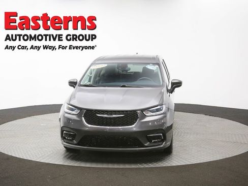 Used 2023 Chrysler Pacifica Touring-L FWD image 52