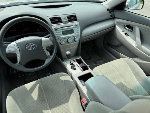 Used 2008 Toyota Camry LE FWD image 11