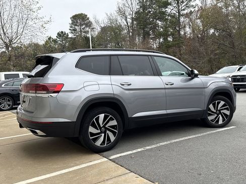 Used 2024 Volkswagen Atlas SE image 8