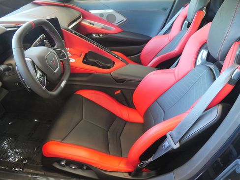 Used 2024 Chevrolet Corvette Z06 RWD image 10