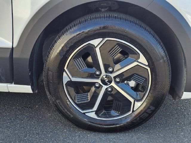 Certified 2024 Kia Niro EX w/ EX Cold Weather Package FWD image 11