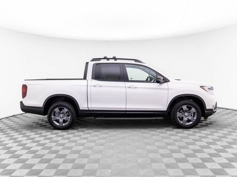 Used 2025 Honda Ridgeline TrailSport image 9