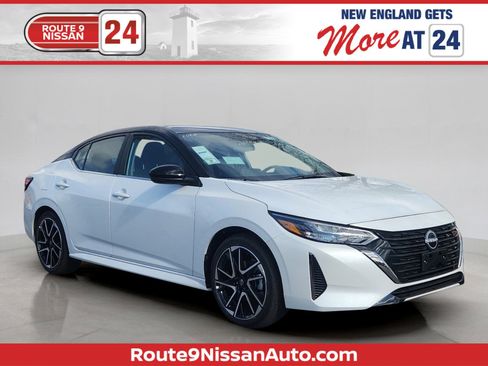 New 2025 Nissan Sentra SR image 1