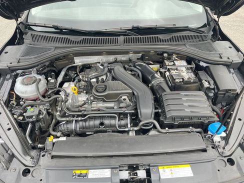 Used 2025 Volkswagen Jetta SE image 32