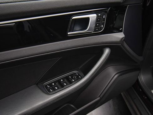 Used 2022 Porsche Panamera 4S image 44