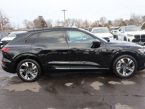 Used 2021 Audi e-tron Premium w/ Convenience Plus Package image 4