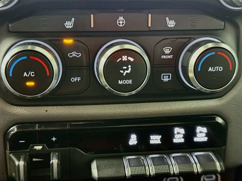 Used 2019 RAM 1500 Big Horn RWD image 17