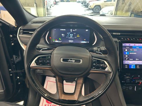 Certified 2023 Jeep Grand Cherokee Summit w/ Adv Protech Group IV AWD/4WD image 16