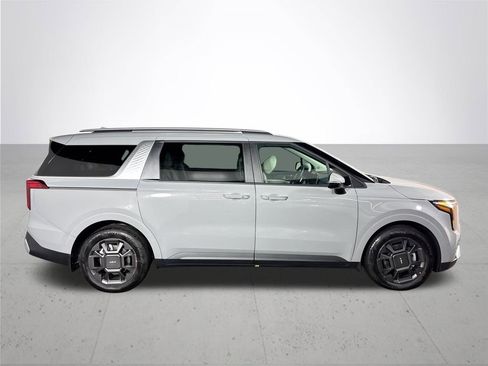 New 2026 Kia Carnival EX image 5