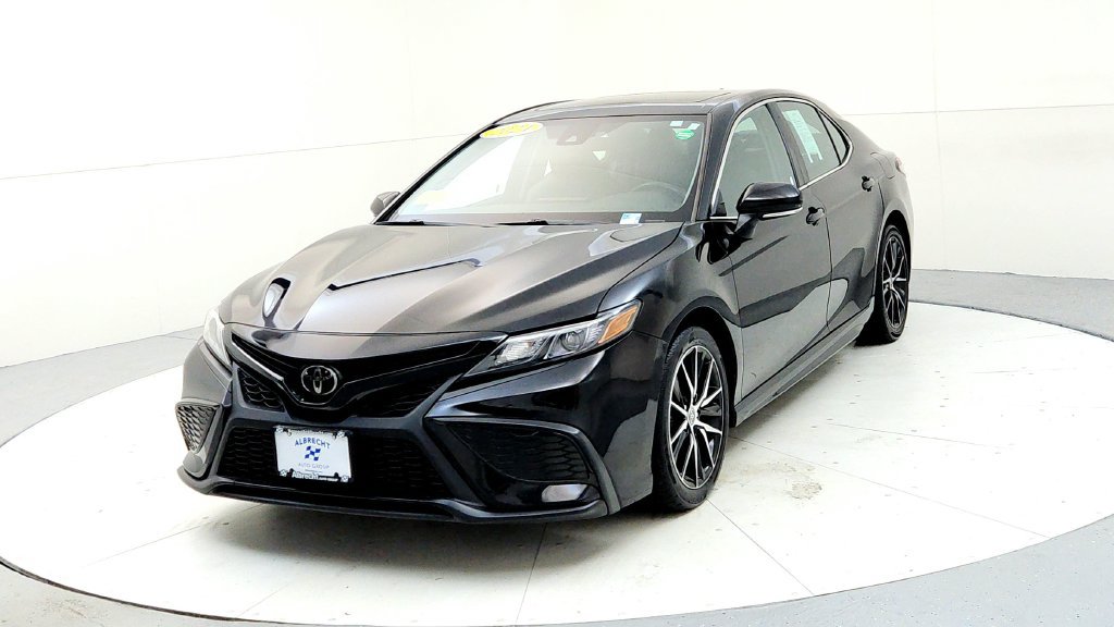 Certified 2024 Toyota Camry SE w/ Cold Weather Package AWD/4WD image 2
