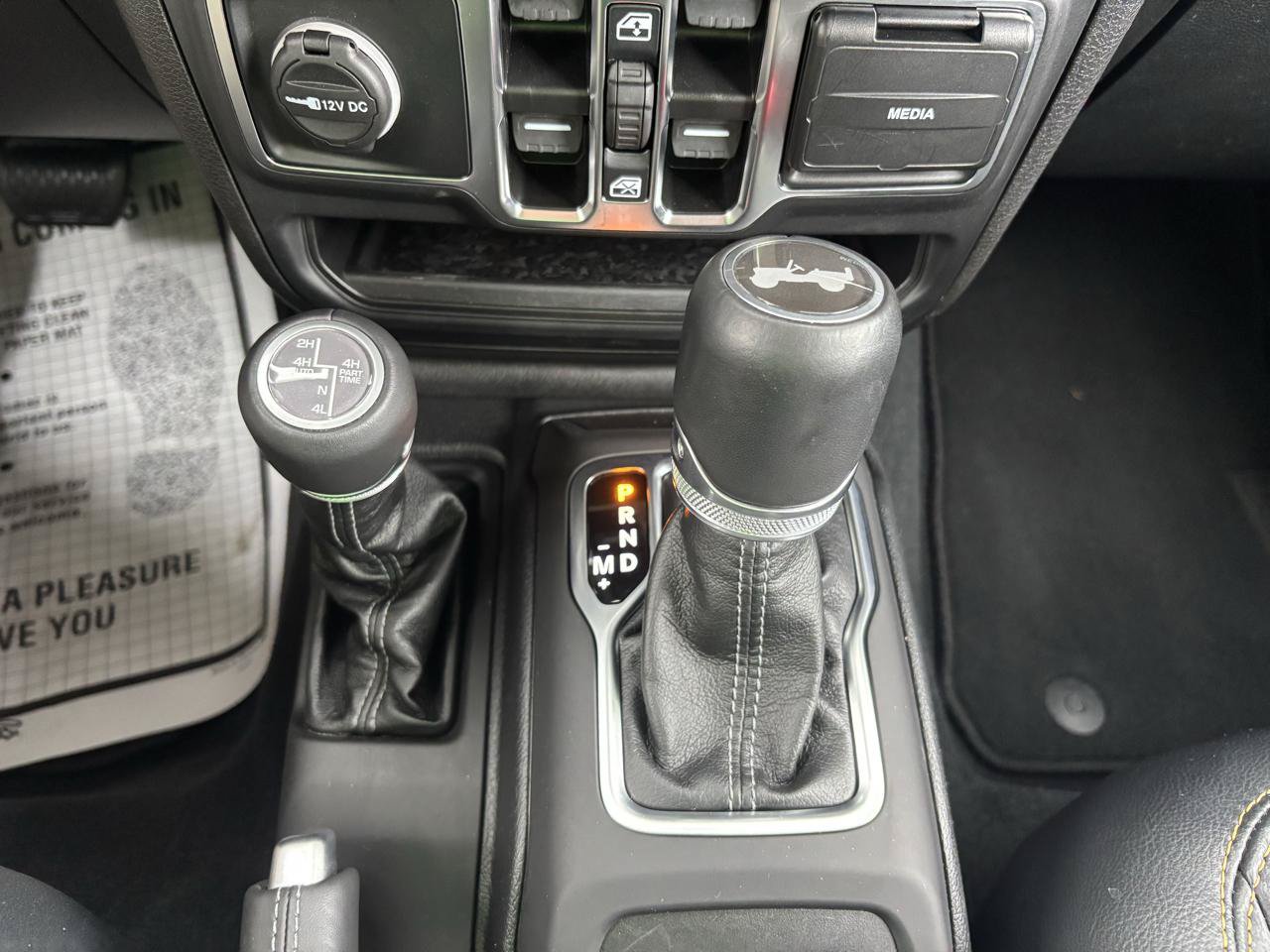 Used 2024 Jeep Wrangler Unlimited Sahara w/ Technology Group AWD/4WD image 25