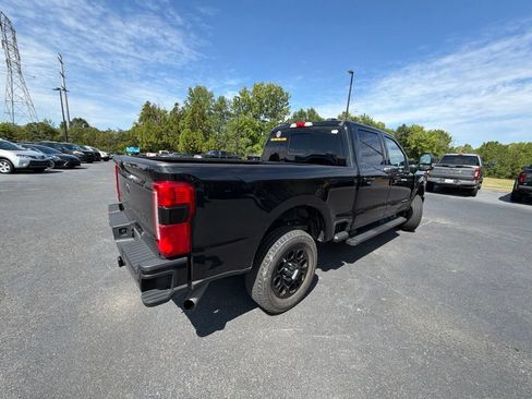 Used 2023 Ford F250 XLT w/ Black Appearance Package AWD/4WD image 3