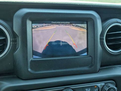 Used 2018 Jeep Wrangler Unlimited Sahara w/ LED Lighting Group image 21