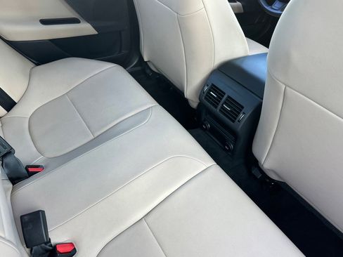 Used 2017 Jaguar XE image 29