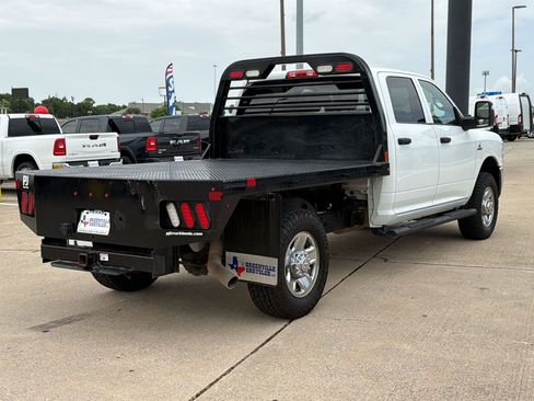 Used 2024 RAM 2500 Tradesman w/ Chrome Appearance Group AWD/4WD image 9