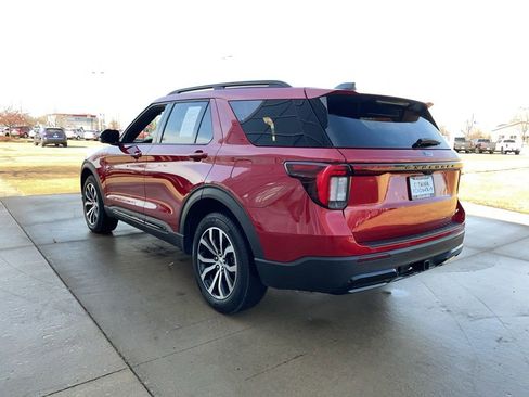 Used 2025 Ford Explorer ST-Line image 6
