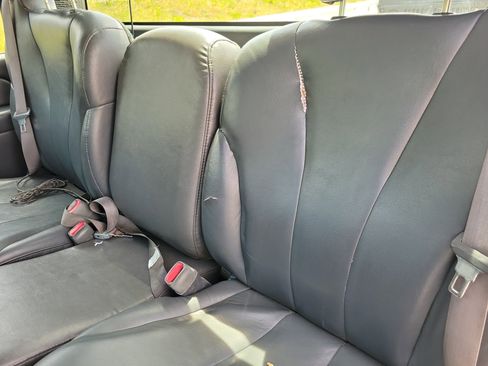 Used 2001 Chevrolet Silverado 1500 4x4 Regular Cab w/ Firm Ride Suspension Pkg image 5