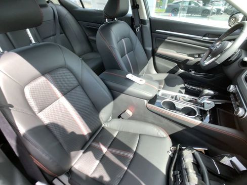 New 2025 Nissan Altima 2.5 SR image 25