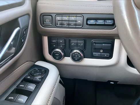 Used 2023 GMC Yukon Denali w/ Denali Reserve Package AWD/4WD image 32
