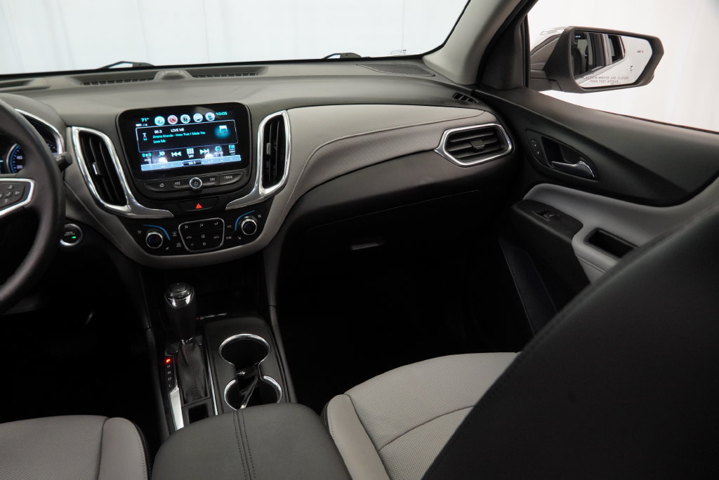 Used 2018 Chevrolet Equinox Premier FWD image 23