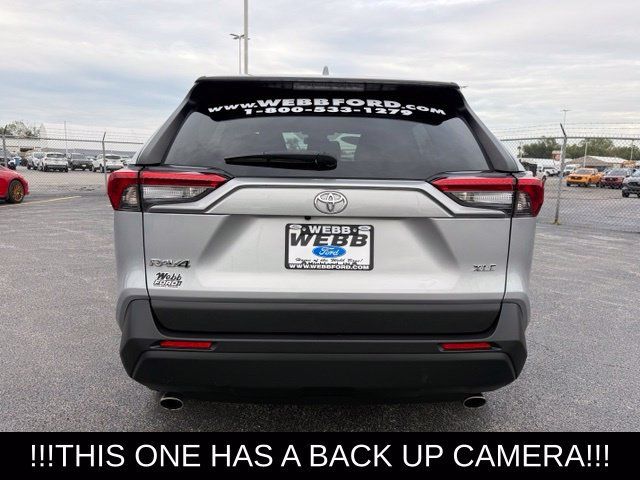Used 2022 Toyota RAV4 XLE FWD image 7