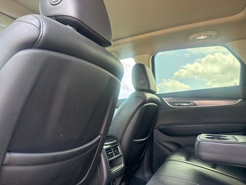 Used 2019 Cadillac XT5 Premium Luxury w/ Advanced Security Package image 35