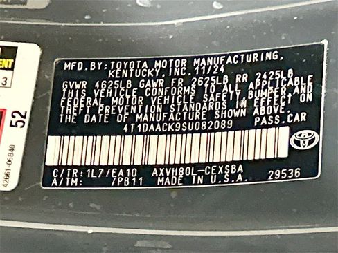 Used 2025 Toyota Camry LE image 28