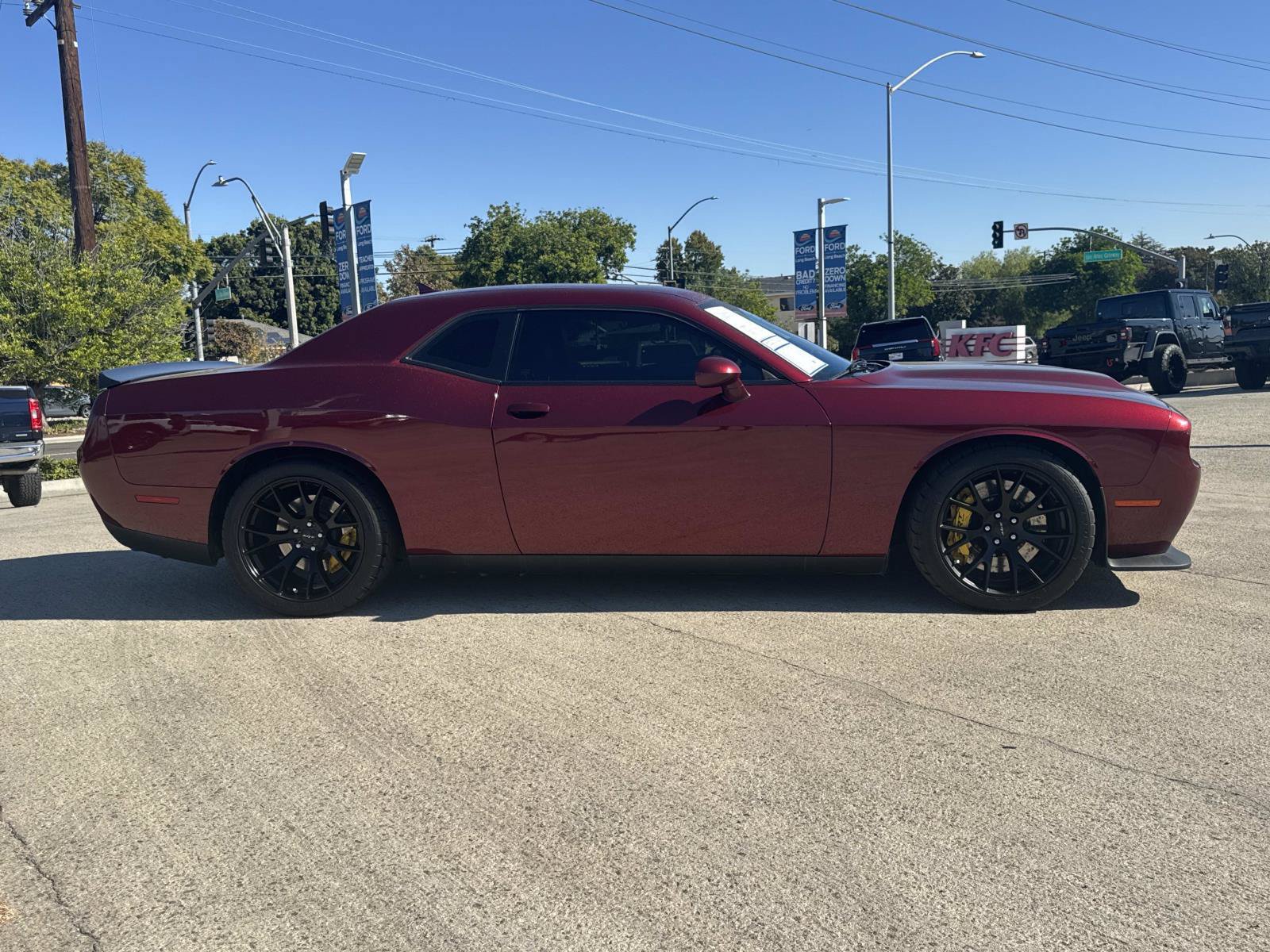 Used 2023 Dodge Challenger SRT Hellcat RWD image 2