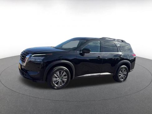 Used 2025 Nissan Pathfinder SV AWD/4WD image 7