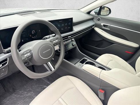 Used 2025 Hyundai Sonata SEL image 3