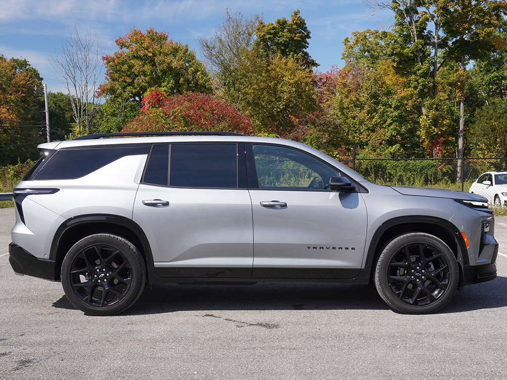 Used 2026 Chevrolet Traverse RS AWD/4WD image 24