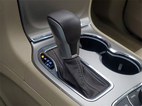 Used 2018 Jeep Grand Cherokee Overland image 31