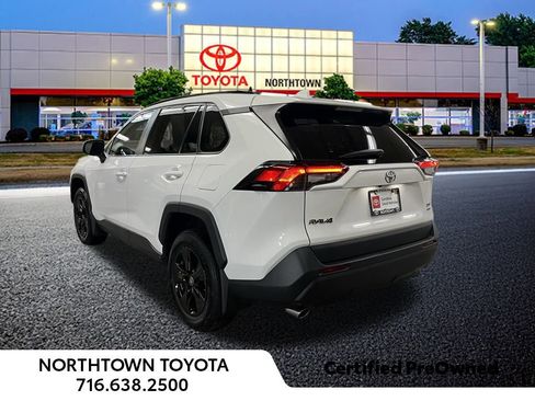 Used 2023 Toyota RAV4 XLE image 3
