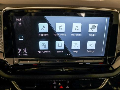 Used 2024 Volkswagen Atlas Cross Sport SEL Premium R-Line image 28