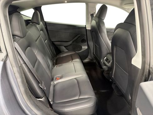 Certified 2023 Tesla Model Y Long Range AWD/4WD image 11