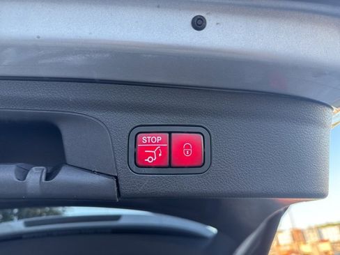 Used 2020 Mercedes-Benz GLE 350 4MATIC image 17