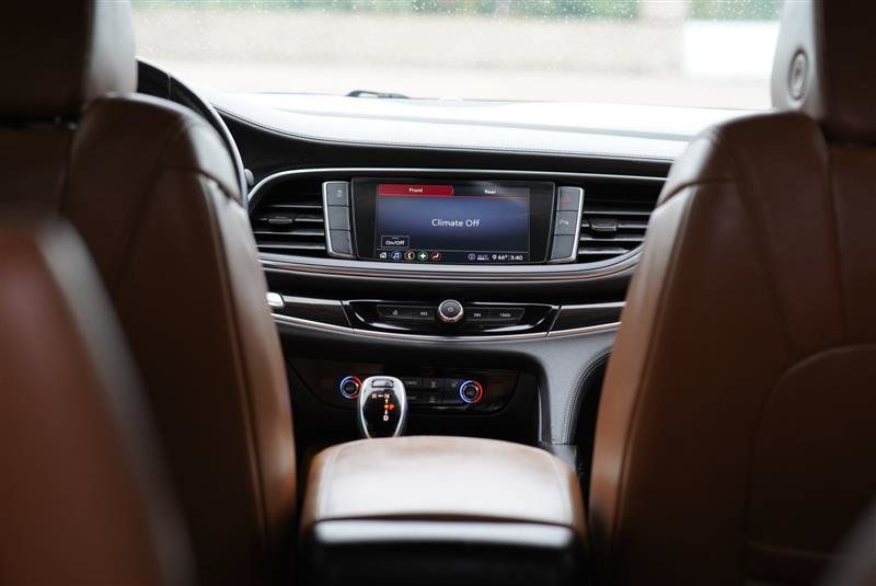 Used 2020 Buick Enclave Essence FWD image 53