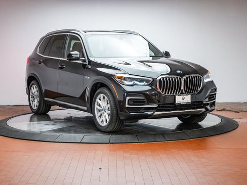 Certified 2023 BMW X5 xDrive45e w/ Climate Comfort Package image 6