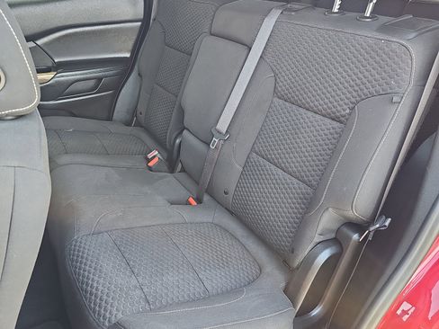 Used 2019 GMC Acadia SLE image 16